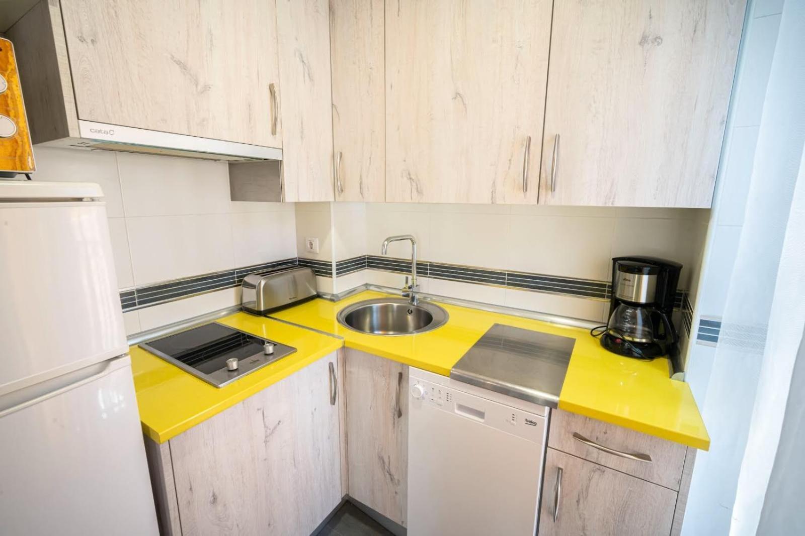 Apartamentos La Plazuela Banos De Montemayor Bagian luar foto