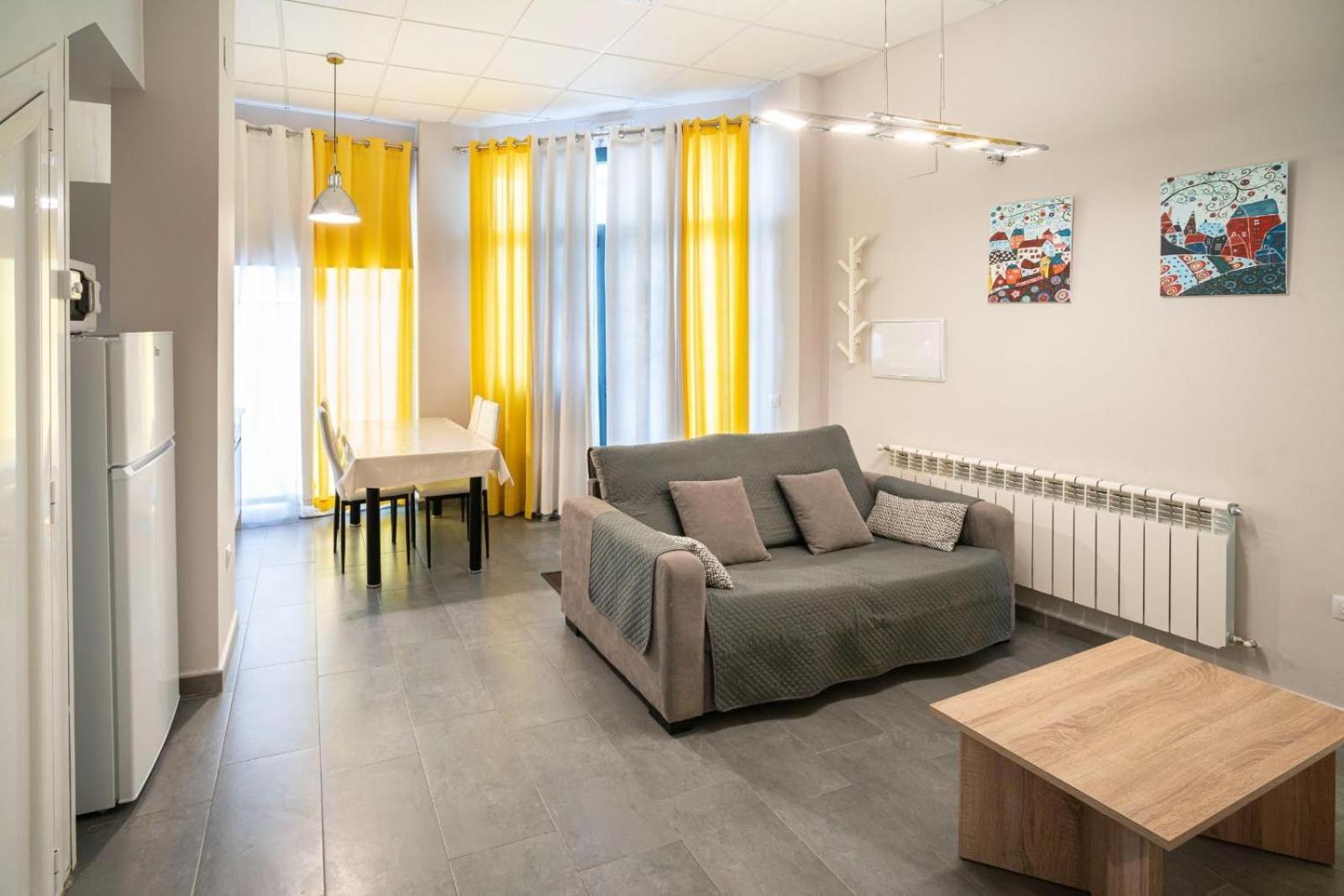 Apartamentos La Plazuela Banos De Montemayor Bagian luar foto