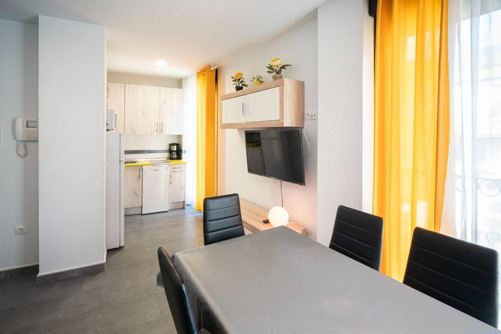 Apartamentos La Plazuela Banos De Montemayor Bagian luar foto